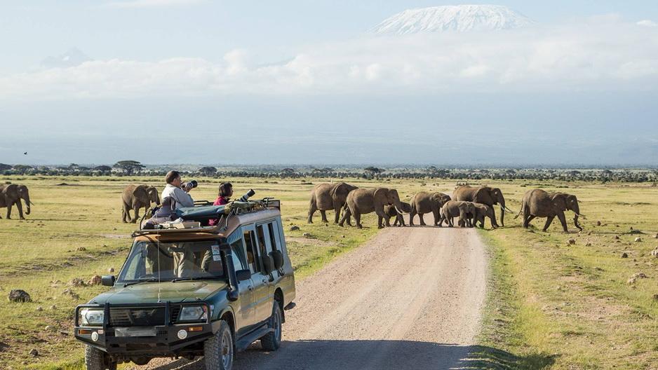 3-day Amboseli Safari Tour in Kenya Watching Elephants